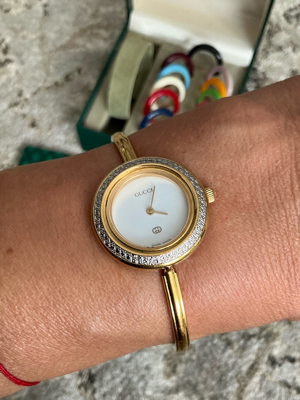 Gucci DRESSY Bangle Watch set with Interchangeable bezels❤️🔥❤️🔥❤️🔥 - Picture 2 of 15
